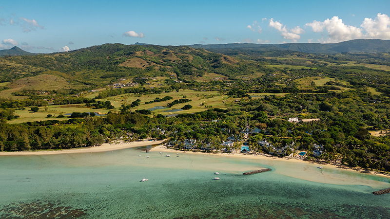 Paysage du parcours de golf et du lagon à Heritage Villas Valriche, île Maurice